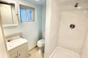 10033 Des Moines Memorial Dr S, Seattle, WA 98168 - Photo 21