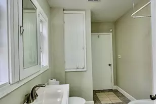 10033 Des Moines Memorial Dr S, Seattle, WA 98168 - Photo 11