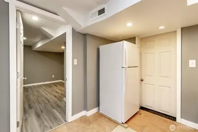 10033 Des Moines Memorial Drive S, Seattle, WA 98168 - Photo 29
