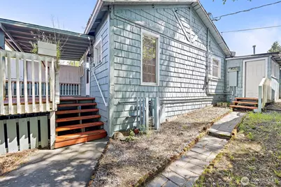 10346 Midvale Avenue N, Seattle, WA 98133 - Photo 17