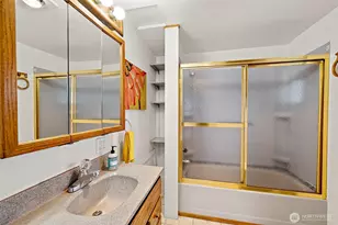 10346 Midvale Ave N, Seattle, WA 98133 - Photo 15