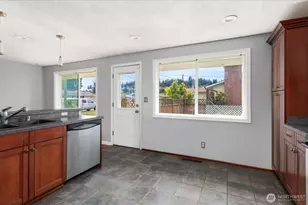 188 SW 8th Ave, Oak Harbor, WA 98277 - Photo 11