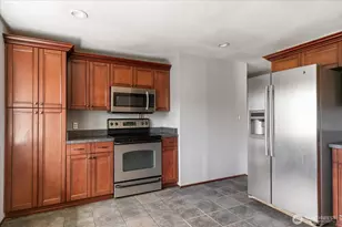 188 SW 8th Ave, Oak Harbor, WA 98277 - Photo 9