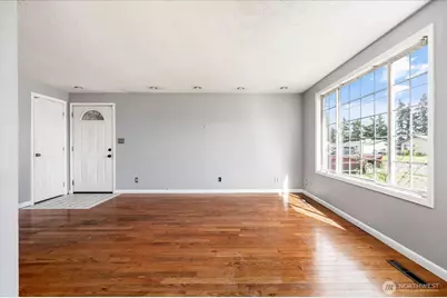 188 SW 8th Avenue, Oak Harbor, WA 98277 - Photo 5