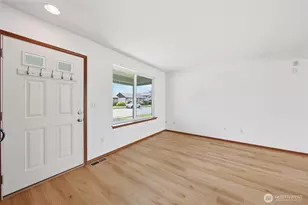 1721 Langdon St, Sumner, WA 98390 - Photo 7