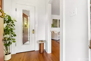 1916 E McGraw St, Seattle, WA 98112 - Photo 7