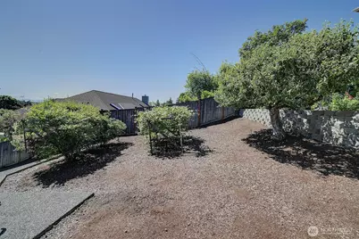 8211 128th Avenue SE, Newcastle, WA 98056 - Photo 37