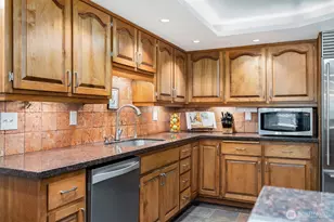 25119 NE 18th St, Sammamish, WA 98074 - Photo 11