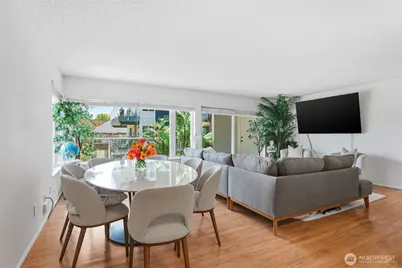 2500 Canterbury Lane E #204, Seattle, WA 98112 - Photo 7