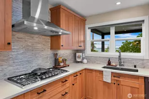701 N State St, Bellingham, WA 98225 - Photo 9