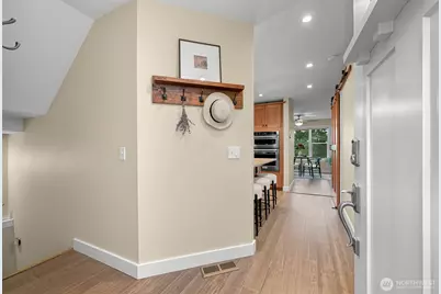 701 N State Street #103, Bellingham, WA 98225 - Photo 5