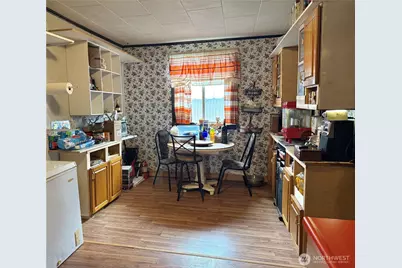 8 S 4th Street, Harrington, WA 99134 - Photo 3