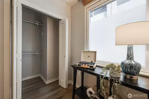 76 Cedar St, Seattle, WA 98121 - Photo 23