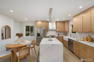 9553 Evanston Ave N, Seattle, WA 98103 - Photo 13
