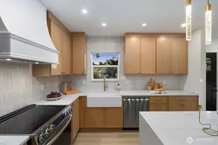 9553 Evanston Ave N, Seattle, WA 98103 - Photo 11