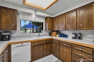 14799 Avon Allen Rd, Mount Vernon, WA 98273 - Photo 11
