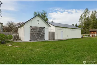 307 Maple Street, Hamilton, WA 98255 - Photo 3