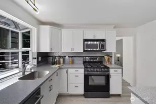 3310 220th Ave SE, Sammamish, WA 98075 - Photo 11