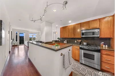 2607 Western Avenue #1203, Seattle, WA 98121 - Photo 17