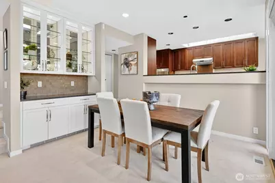 9829 NE 1st Street, Bellevue, WA 98004 - Photo 9