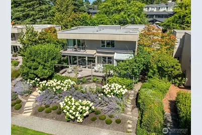 9829 NE 1st Street, Bellevue, WA 98004 - Photo 35