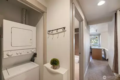4547 8th Avenue NE #203, Seattle, WA 98105 - Photo 15
