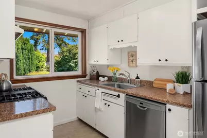 16022 11th Avenue SW, Burien, WA 98166 - Photo 11