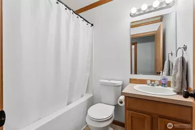 305 Nelsen Street NE, Orting, WA 98360 - Photo 17