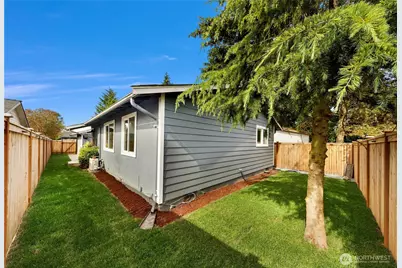 9020 13th St NE, Lake Stevens, WA 98258 - Photo 7