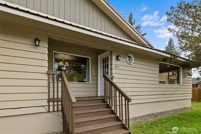 327 Lincoln Street, Cle Elum, WA 98922 - Photo 1