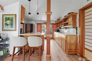 2727 Fairview Ave E, Seattle, WA 98102 - Photo 13