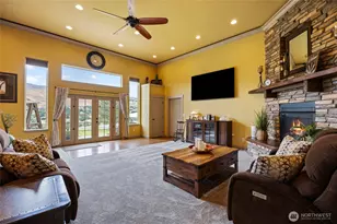 2049 Sleepy Hollow Rd, Wenatchee, WA 98801 - Photo 9