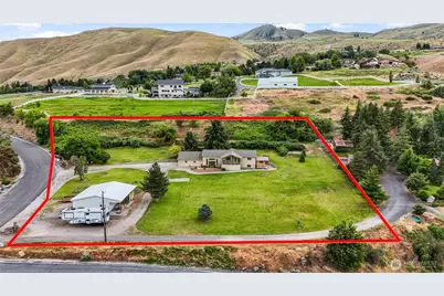 2049 Sleepy Hollow Road, Wenatchee, WA 98801 - Photo 1