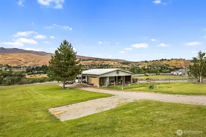 2049 Sleepy Hollow Road, Wenatchee, WA 98801 - Photo 3