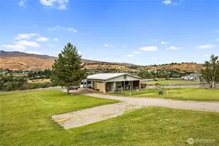 2049 Sleepy Hollow Rd, Wenatchee, WA 98801 - Photo 3