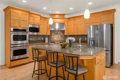27422 SE 8th Place, Sammamish, WA 98075 - Photo 13