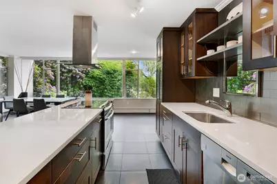 2040 43rd Avenue E #201, Seattle, WA 98112 - Photo 9