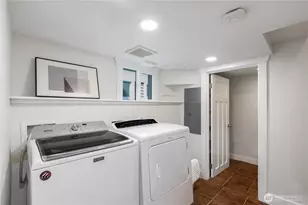3929 Ashworth Ave N, Seattle, WA 98103 - Photo 27