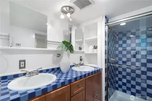 3929 Ashworth Ave N, Seattle, WA 98103 - Photo 25