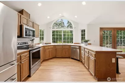 221 Russell Road, Snohomish, WA 98290 - Photo 13