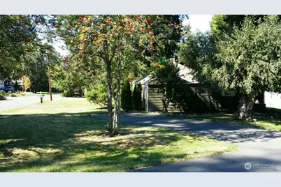 16707 79th Place NE, Kenmore, WA 98028 - Photo 3