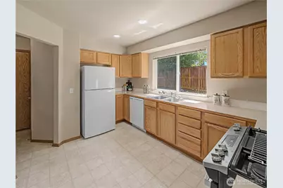 1613 Morris Avenue S, Renton, WA 98055 - Photo 9