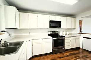 1301 S 3rd Ave, Sequim, WA 98382 - Photo 5