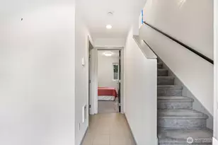 2301 NE 86th St, Seattle, WA 98115 - Photo 3