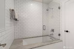 2406 Bigelow Ave N, Seattle, WA 98109 - Photo 27