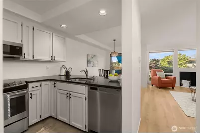 2831 14th Ave W #2, Seattle, WA 98119 - Photo 7