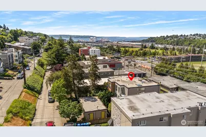 2831 14th Ave W #2, Seattle, WA 98119 - Photo 29