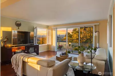 300 2nd Avenue N #2H, Edmonds, WA 98020 - Photo 3