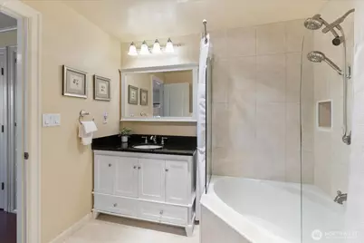 300 2nd Avenue N #2H, Edmonds, WA 98020 - Photo 19