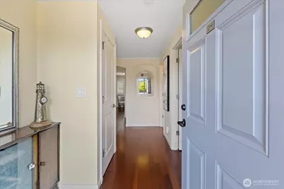 300 2nd Avenue N #2H, Edmonds, WA 98020 - Photo 5